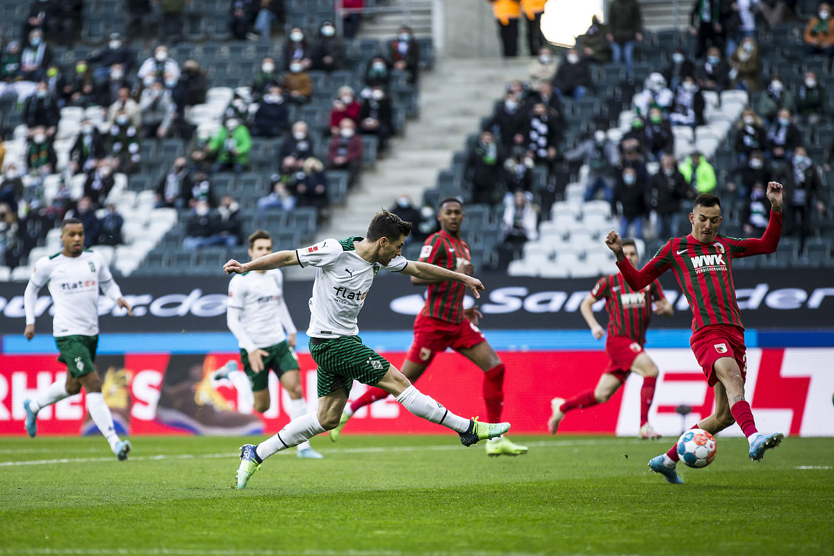 沙尔克遭遇惨败，球队实力暴露无遗