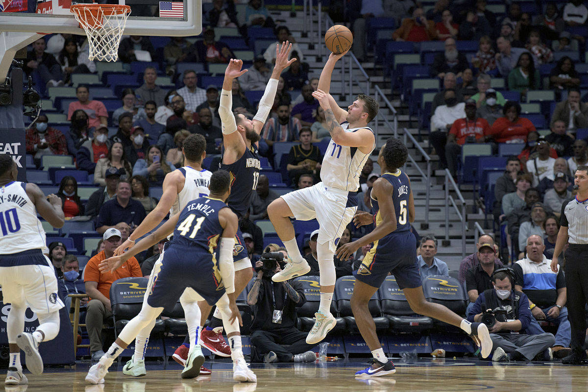 九游体育官方入口-步行者客场击败奇才，萨博尼斯砍下分