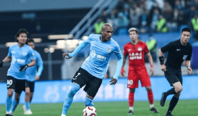 河南队在客场比赛中惊艳全场，实现逆袭