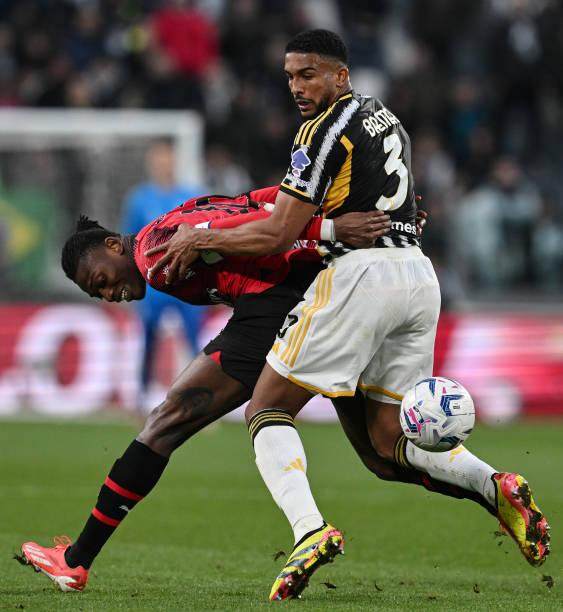 尤文图斯后防失误频频，球迷呼吁加强防守的简单介绍