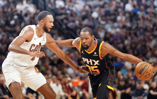 九游体育网页版入口-战术部署巧妙，带领球队走出困境