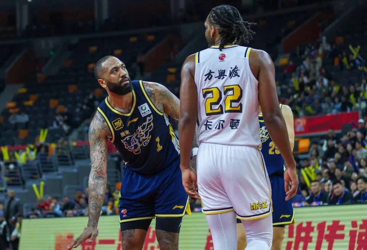 广东宏远击败对手，成功保持不败纪录的简单介绍