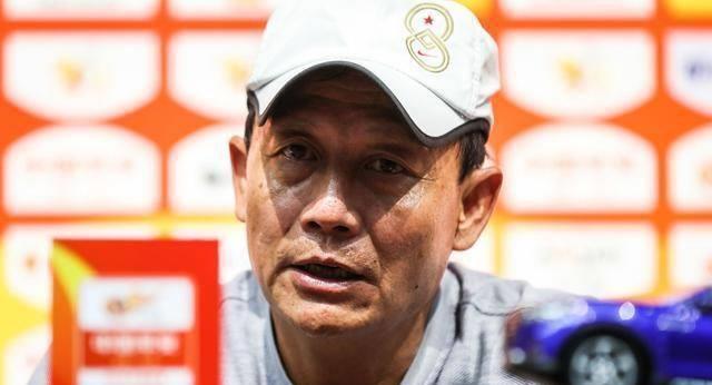 九游体育网页版-建业主教练王宝山庆祝胜利的简单介绍