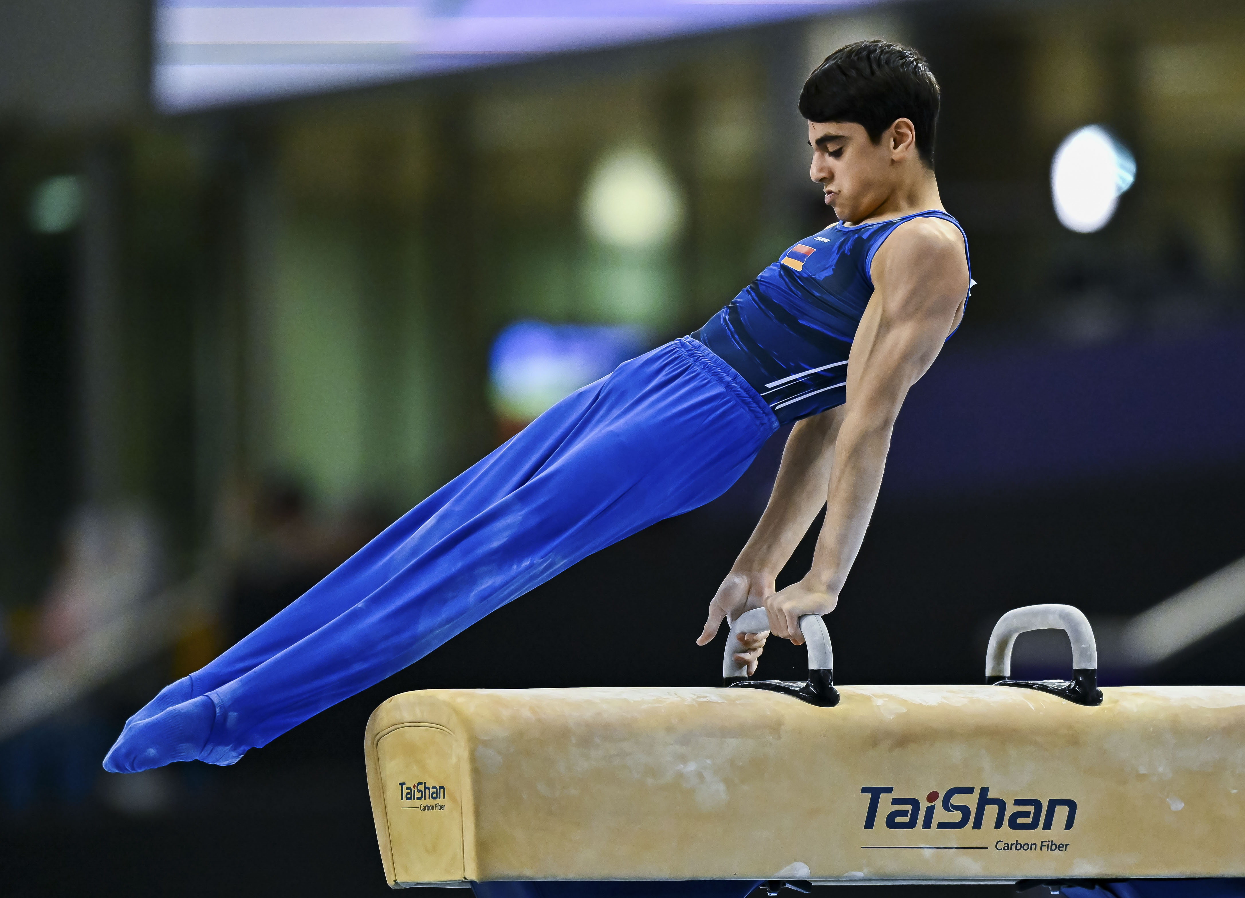 -西班牙体操选手获得亚军，喜极而泣