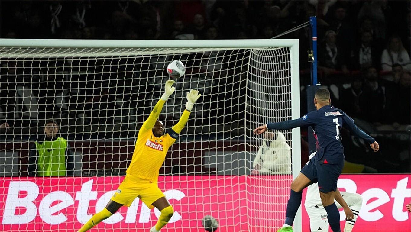 -关于巴黎圣日耳曼惨败出局，球迷沮丧的信息