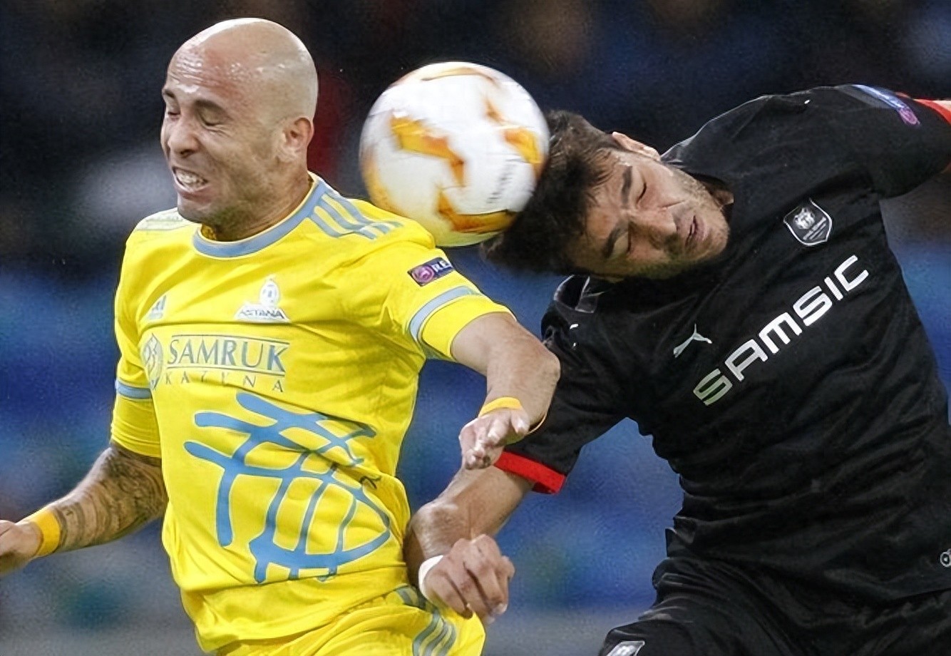 -惊艳表现！菜鸟球员破门得分，引发观众欢呼的简单介绍