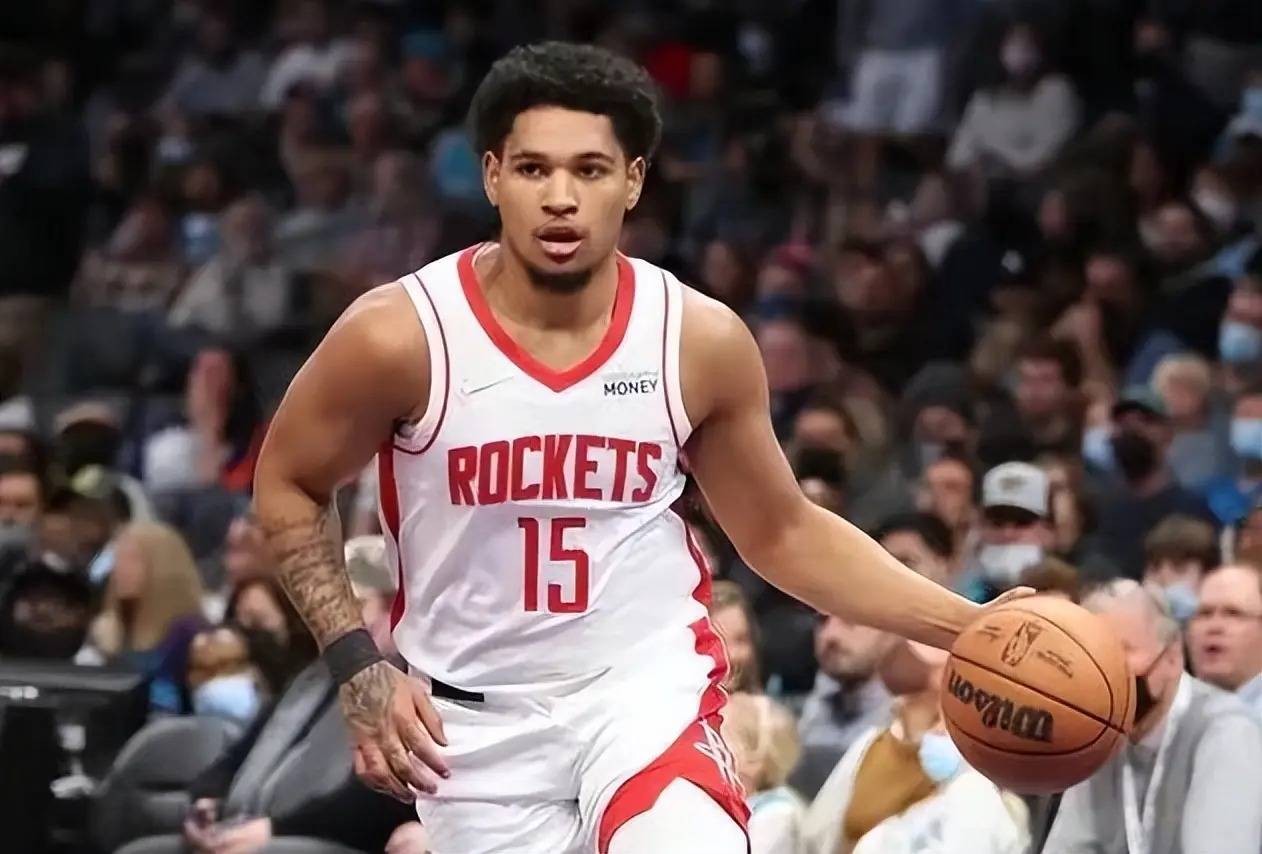 尼克斯新援表现抢眼，助球队取得胜利的简单介绍