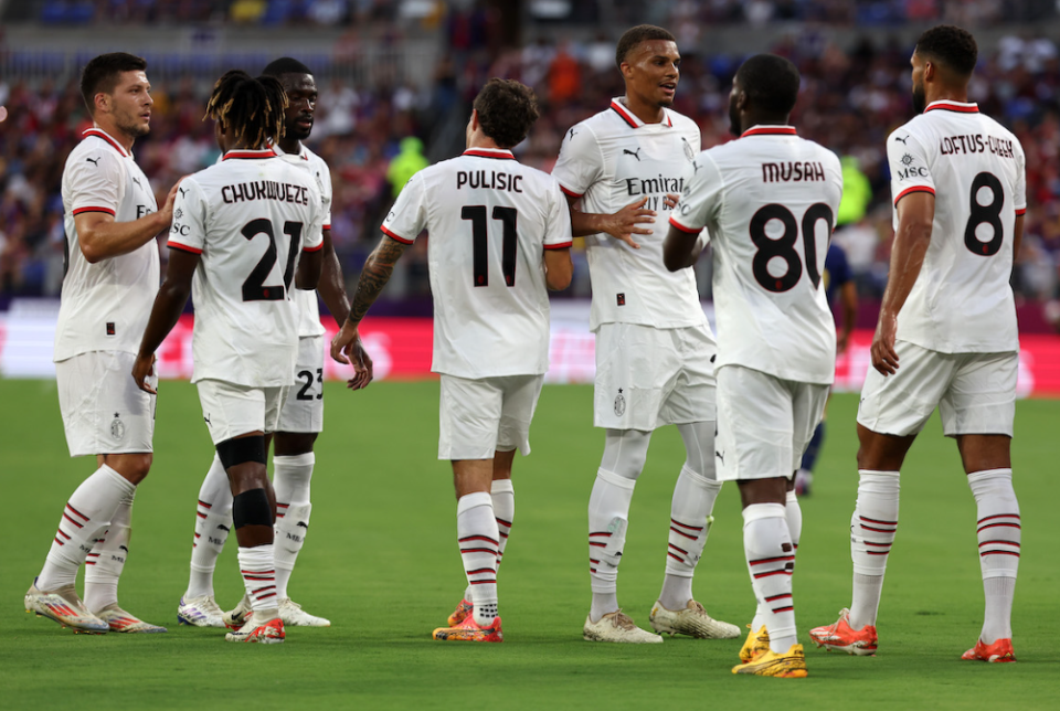 英超球队转会市场活跃，多支球队争相引进新星的简单介绍