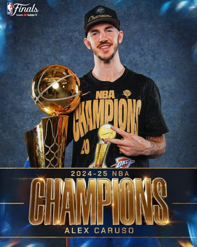 九游体育在线-球队冠军较量激烈，球员拼尽全力争夺奖杯的简单介绍