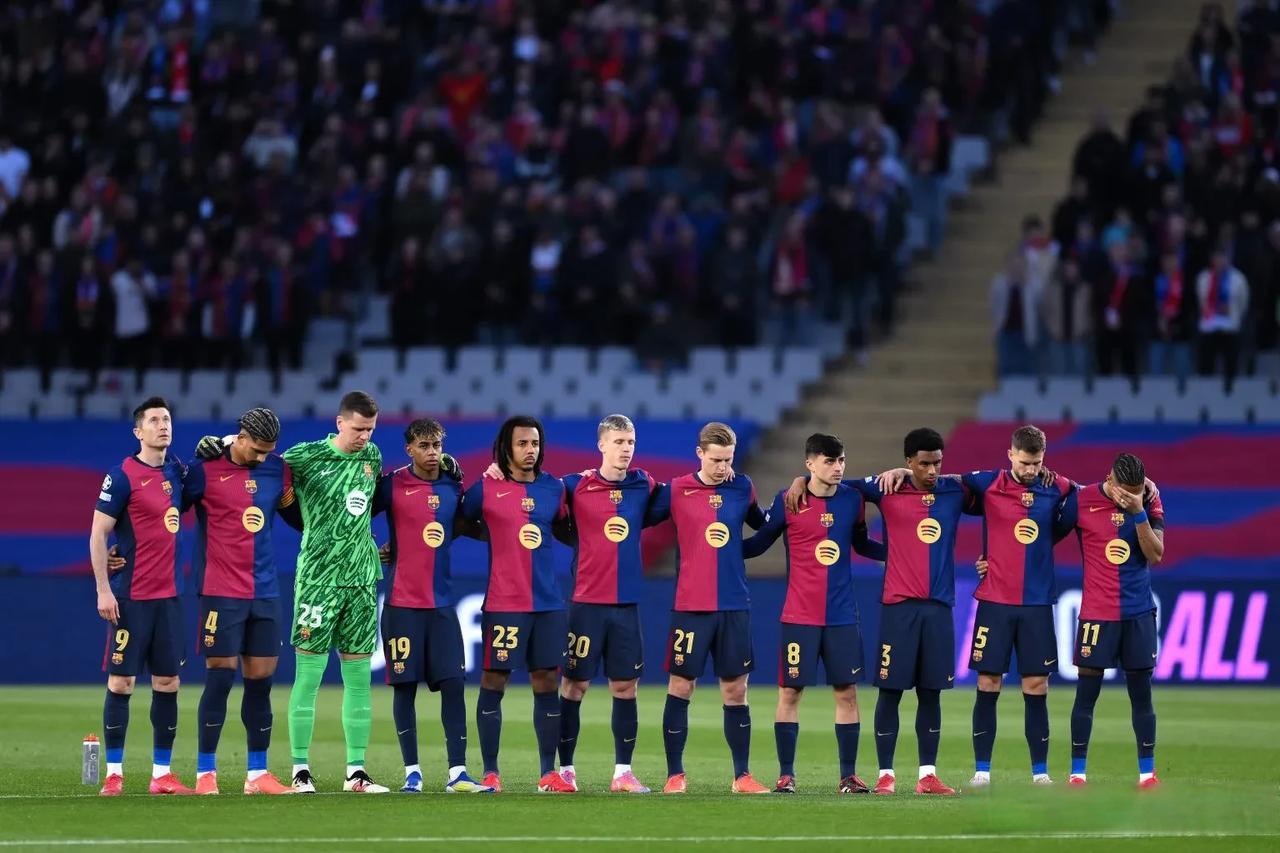 巴塞罗那惊险击败对手，成功晋级淘汰赛的简单介绍