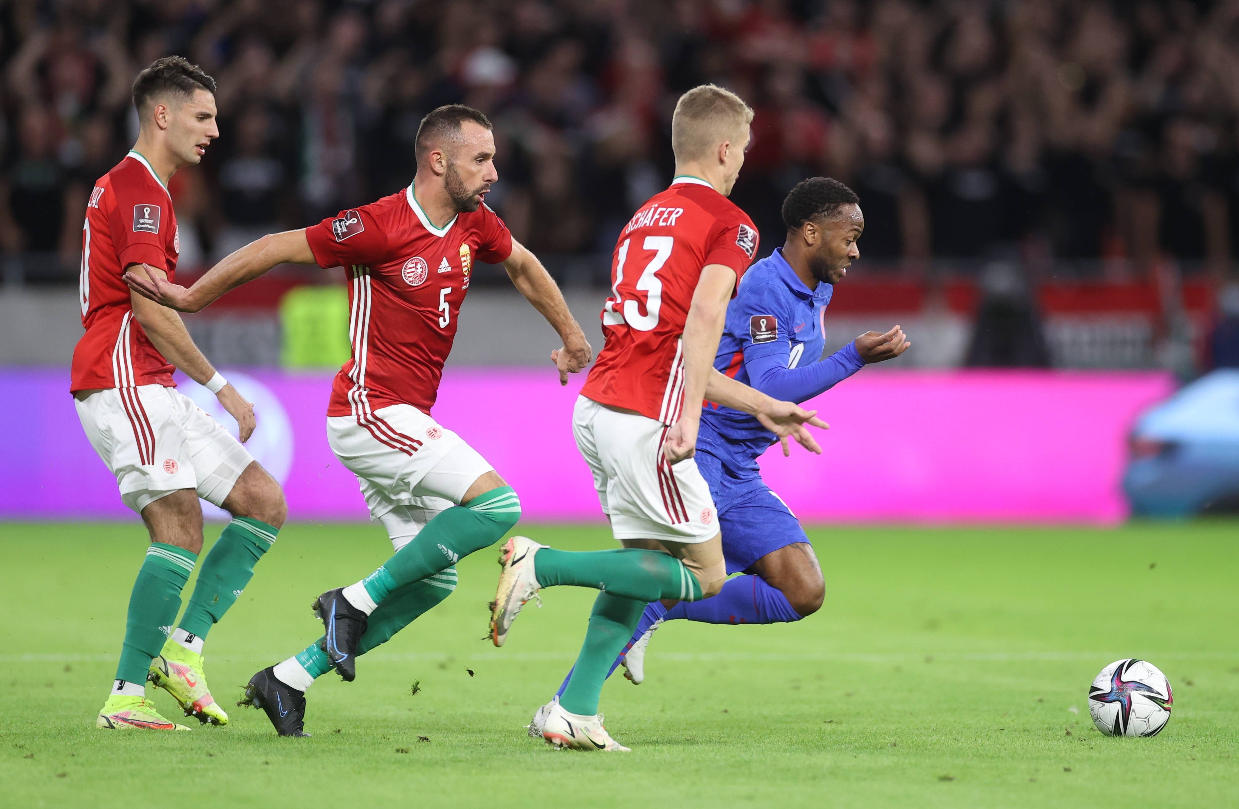 波兰队与瑞士队在欧洲进行友谊赛