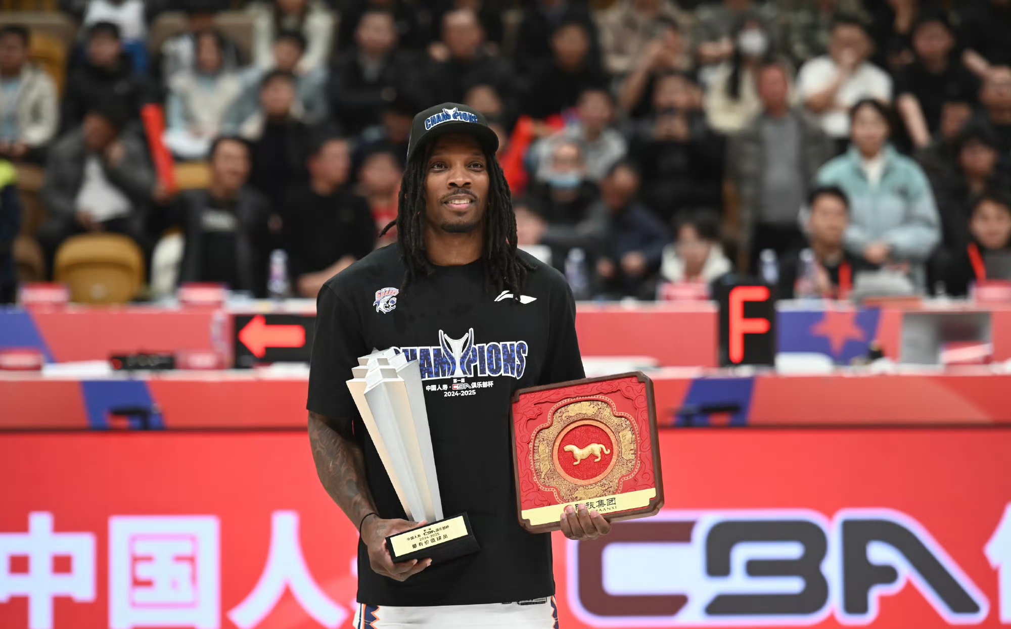 新疆男篮成功卫冕总冠军，成为王者之师