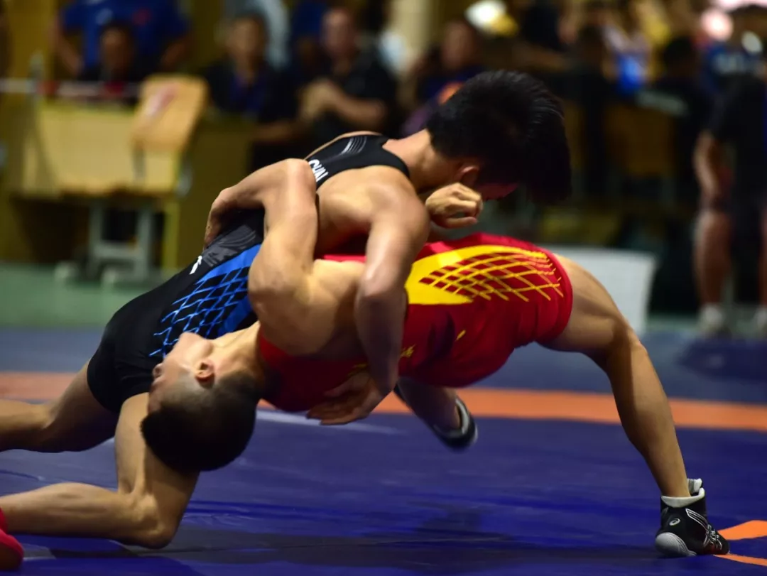 九游体育官方入口-激烈竞技：胜负之间关键一击的简单介绍