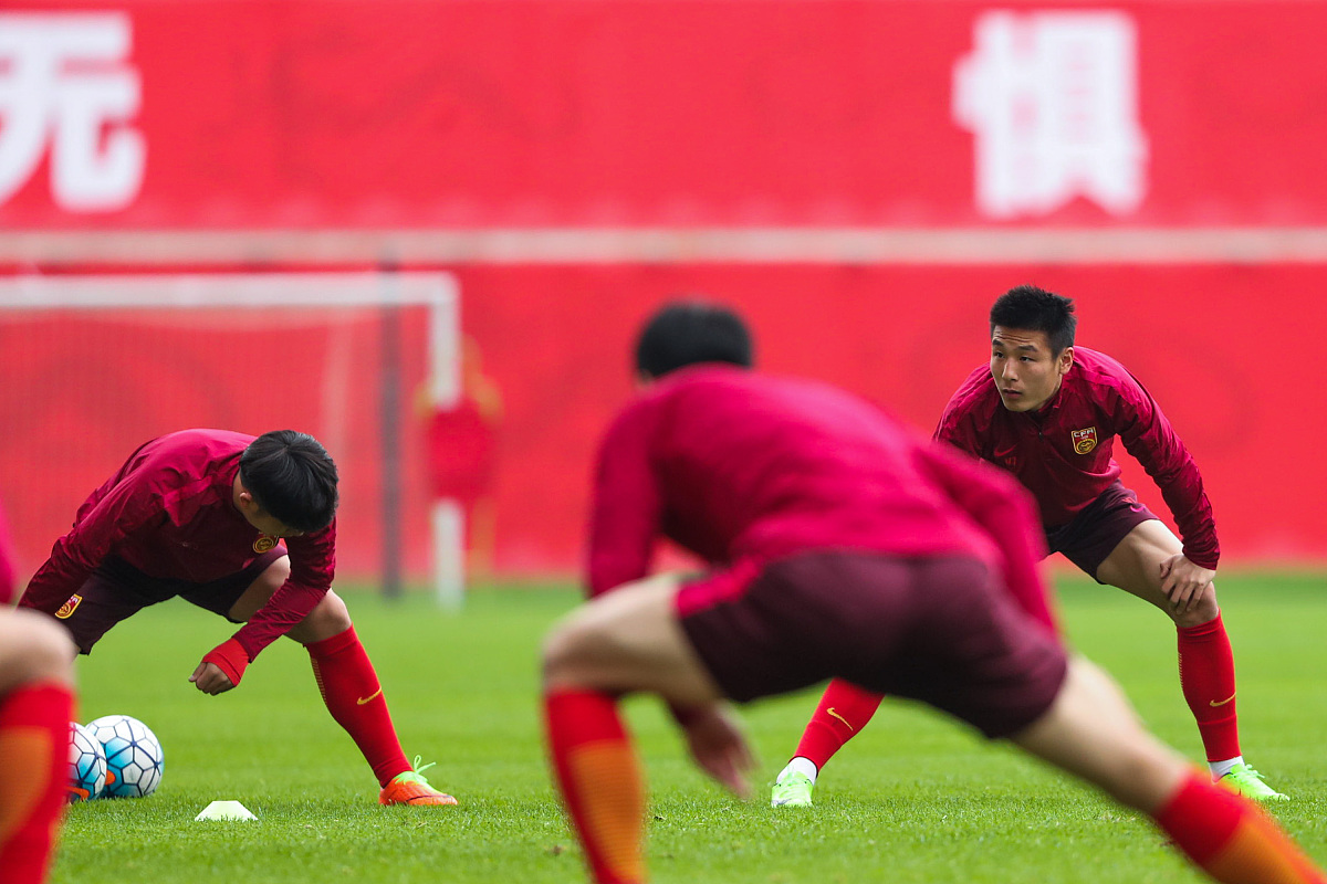 九游体育中国官网-比赛中悬念迭起，球迷热血沸腾的简单介绍