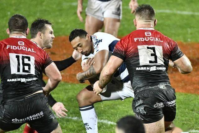 -马洛卡后卫连续失误，遭遇连败