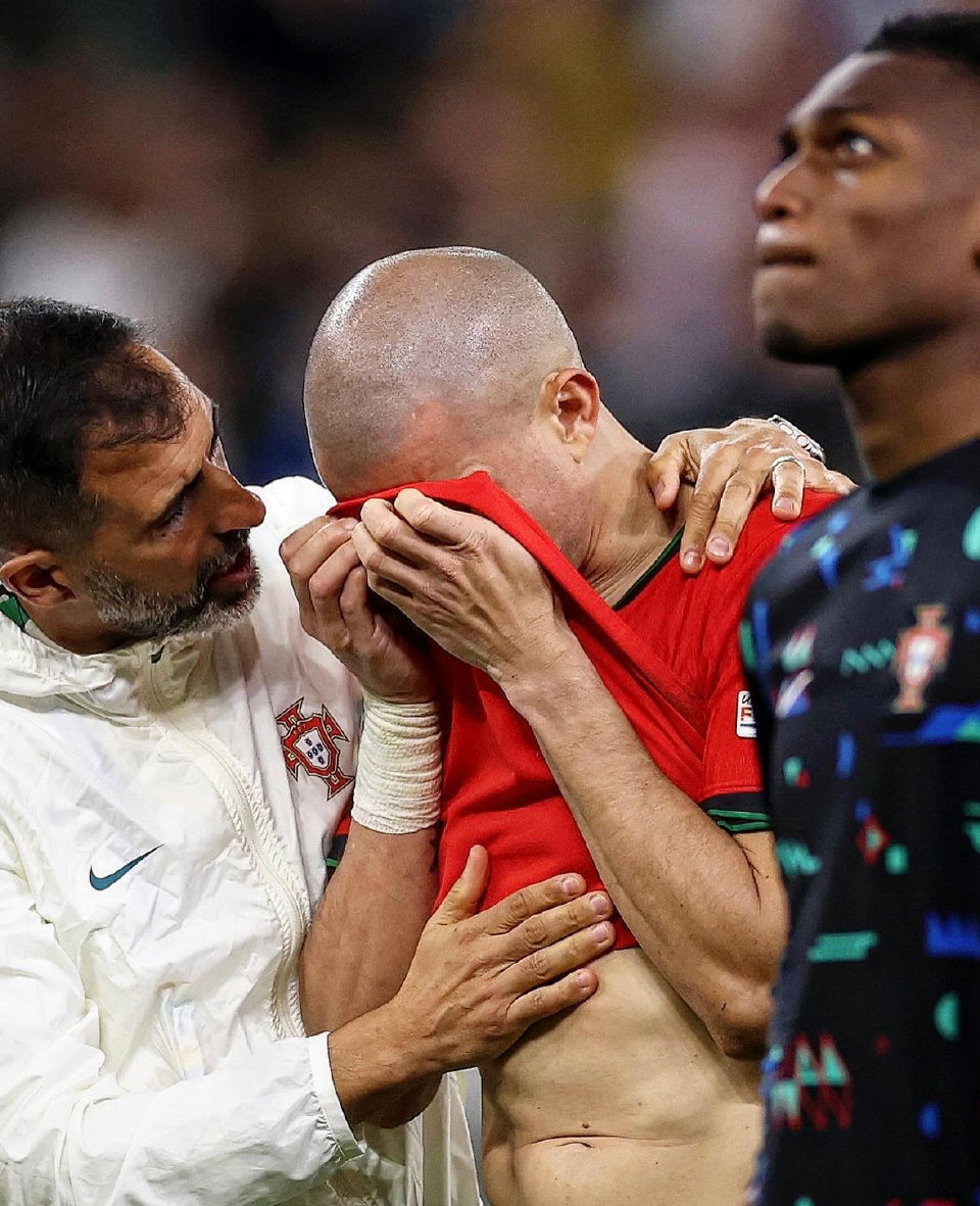 包含足球奇迹诞生，比赛场面激动人心感动泪目的词条